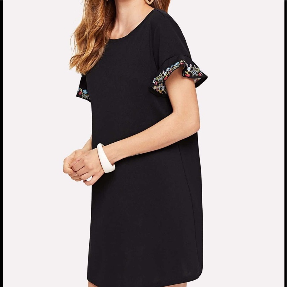 BNWOT Embroidery Flounce Sleeve Tunic Dress